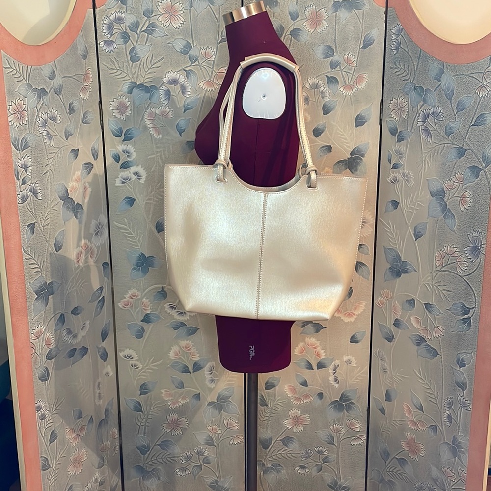 Neiman Marcus tote in Gold